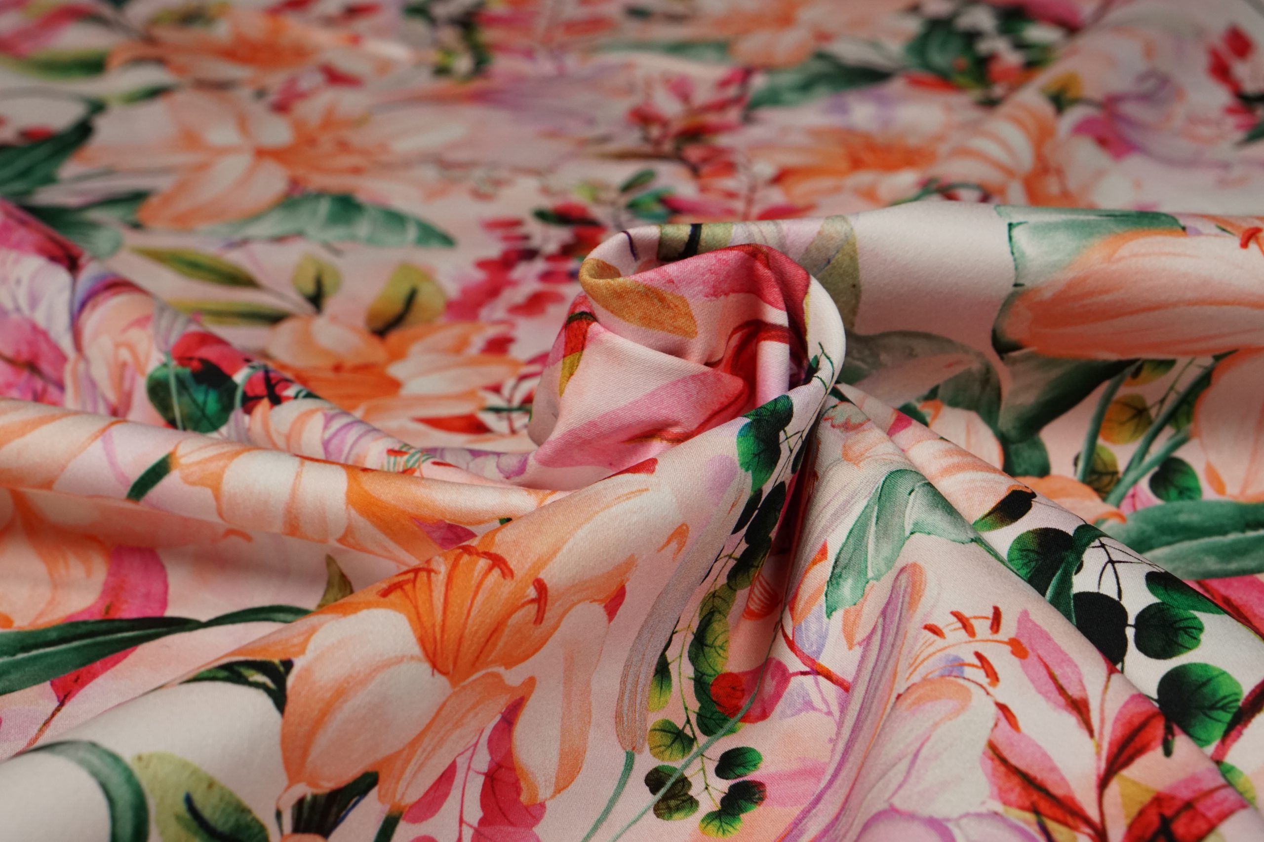 20989/820 Cotton Satin Romantic Florals