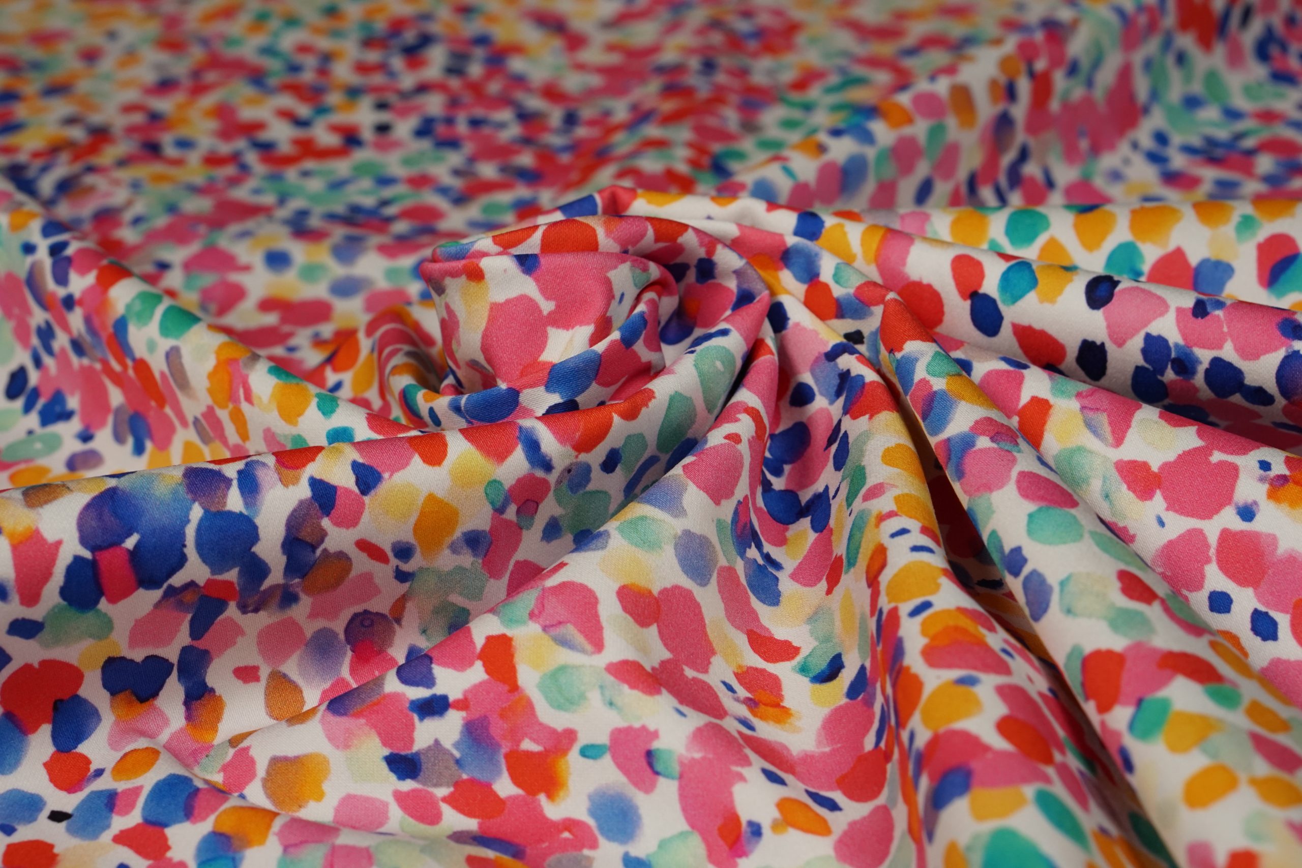 20947/880 Cotton Satin Painted Dots