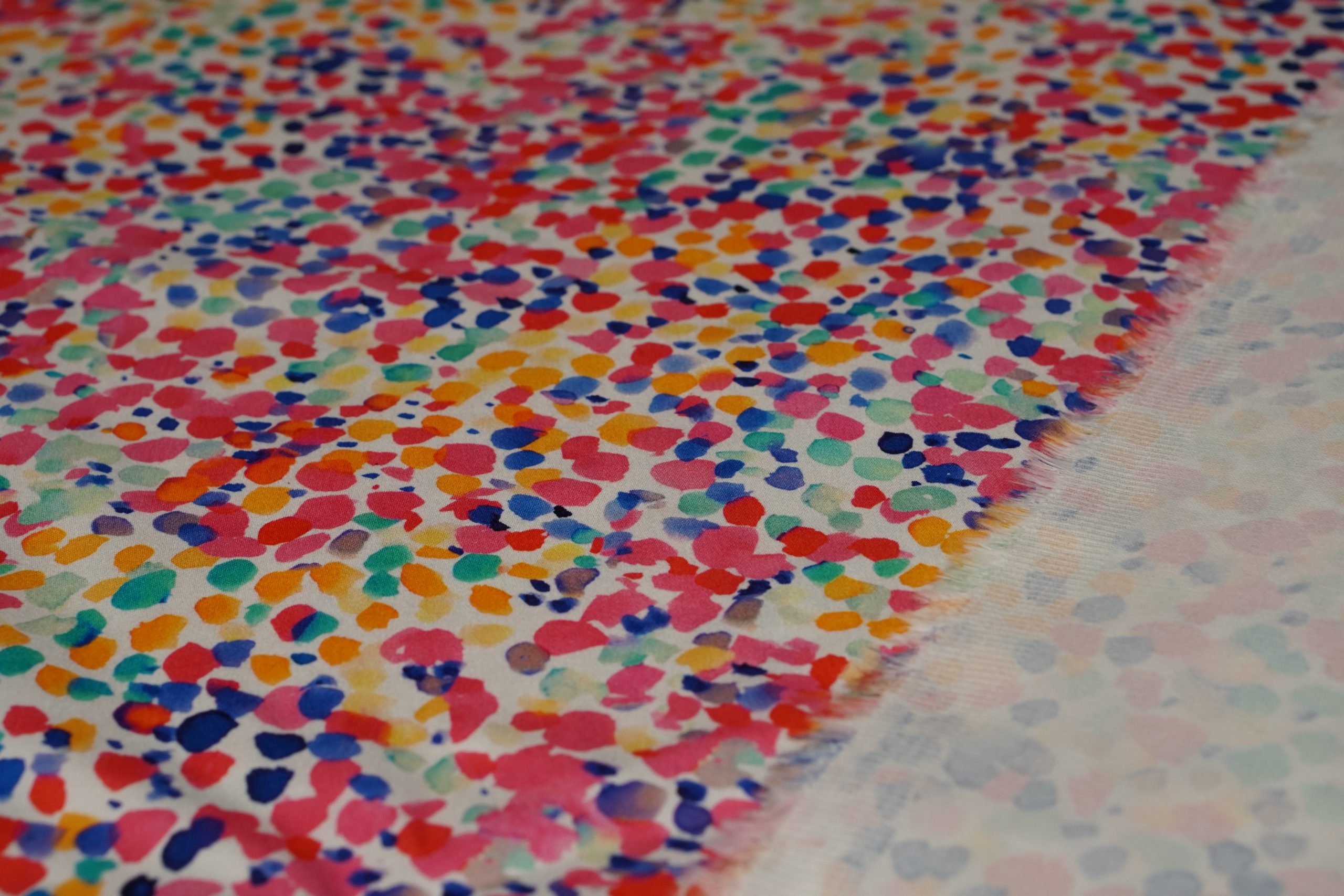 20947/880 Cotton Satin Painted Dots - Afbeelding 3